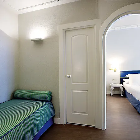 Hotel Niza 3*