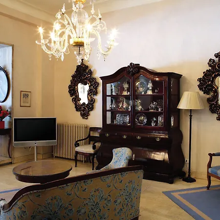 Hotel Niza 3*
