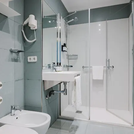 Niza Hotel 3*