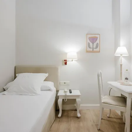 Hotel Niza 3*